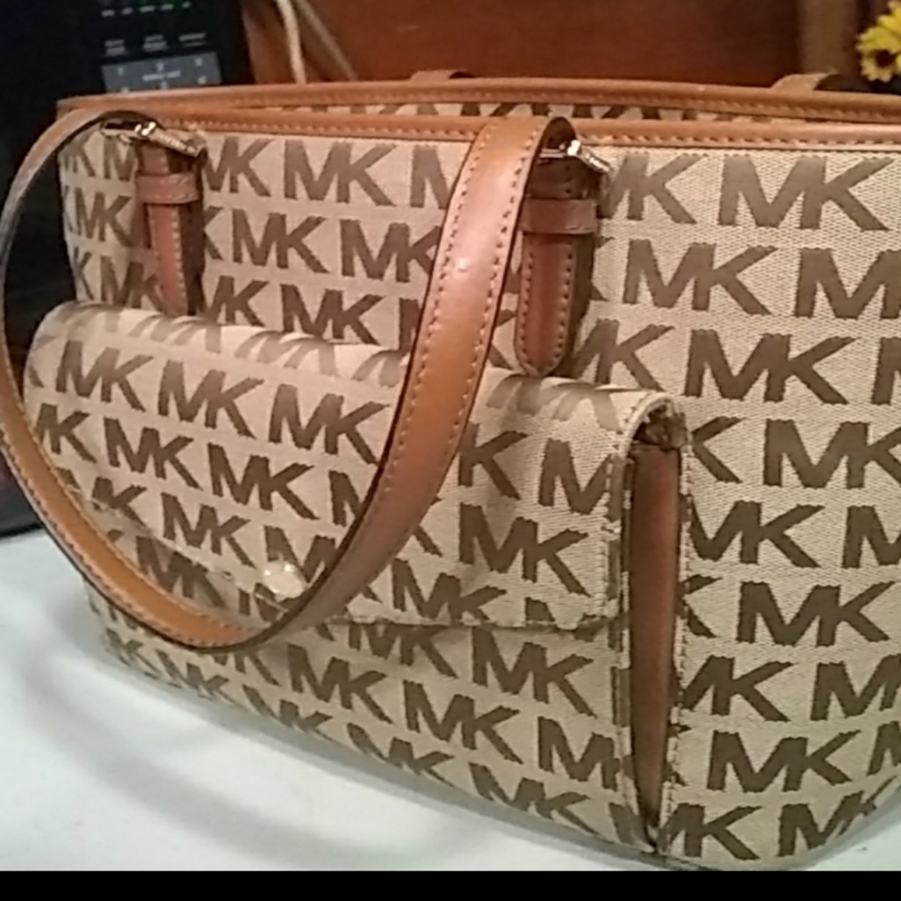 Designer 👜 handbag - Picture 4 of 5